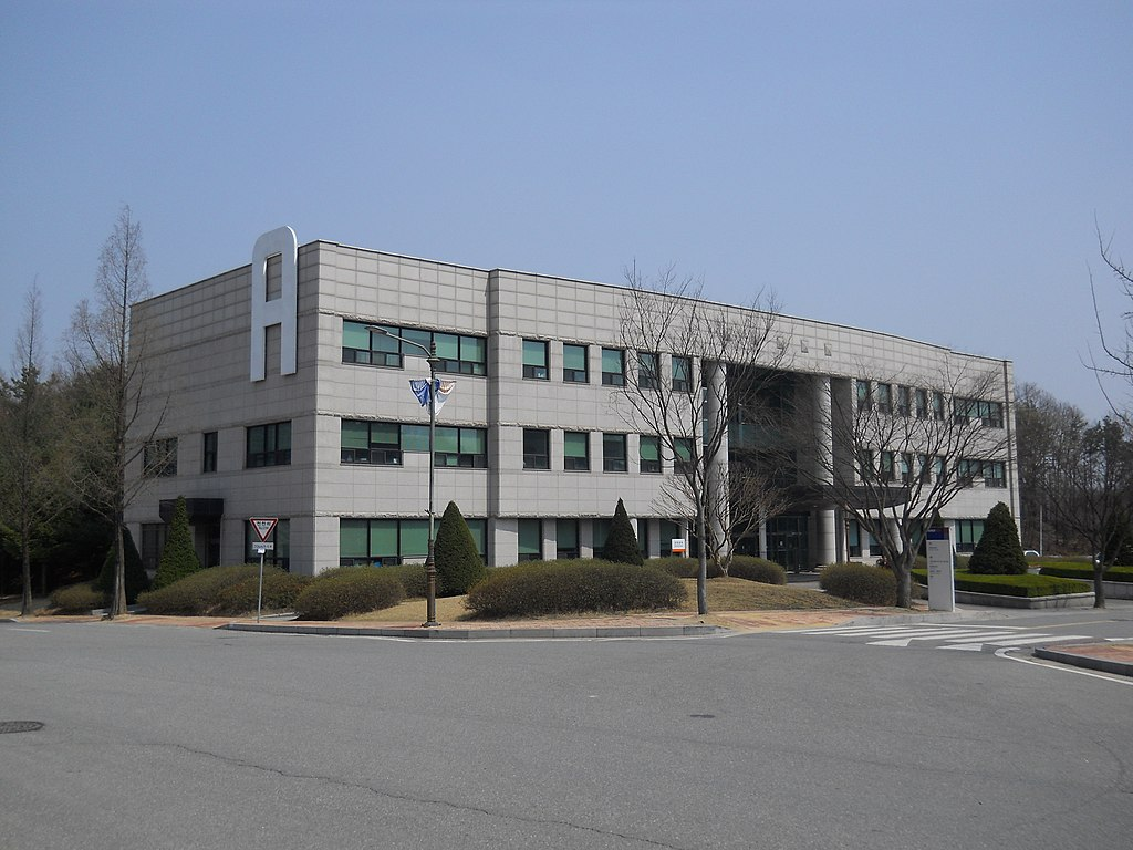 출처: [https://ko.wikipedia.org/wiki/한국기술교육대학교](https://ko.wikipedia.org/wiki/%ED%95%9C%EA%B5%AD%EA%B8%B0%EC%88%A0%EA%B5%90%EC%9C%A1%EB%8C%80%ED%95%99%EA%B5%90)